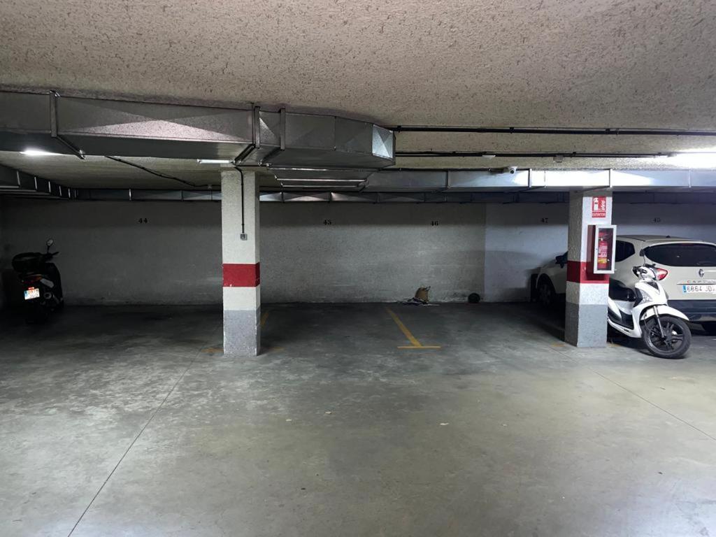 Gran Apartamento Con Parking Gratis Centro De Malaga Málaga Exterior foto